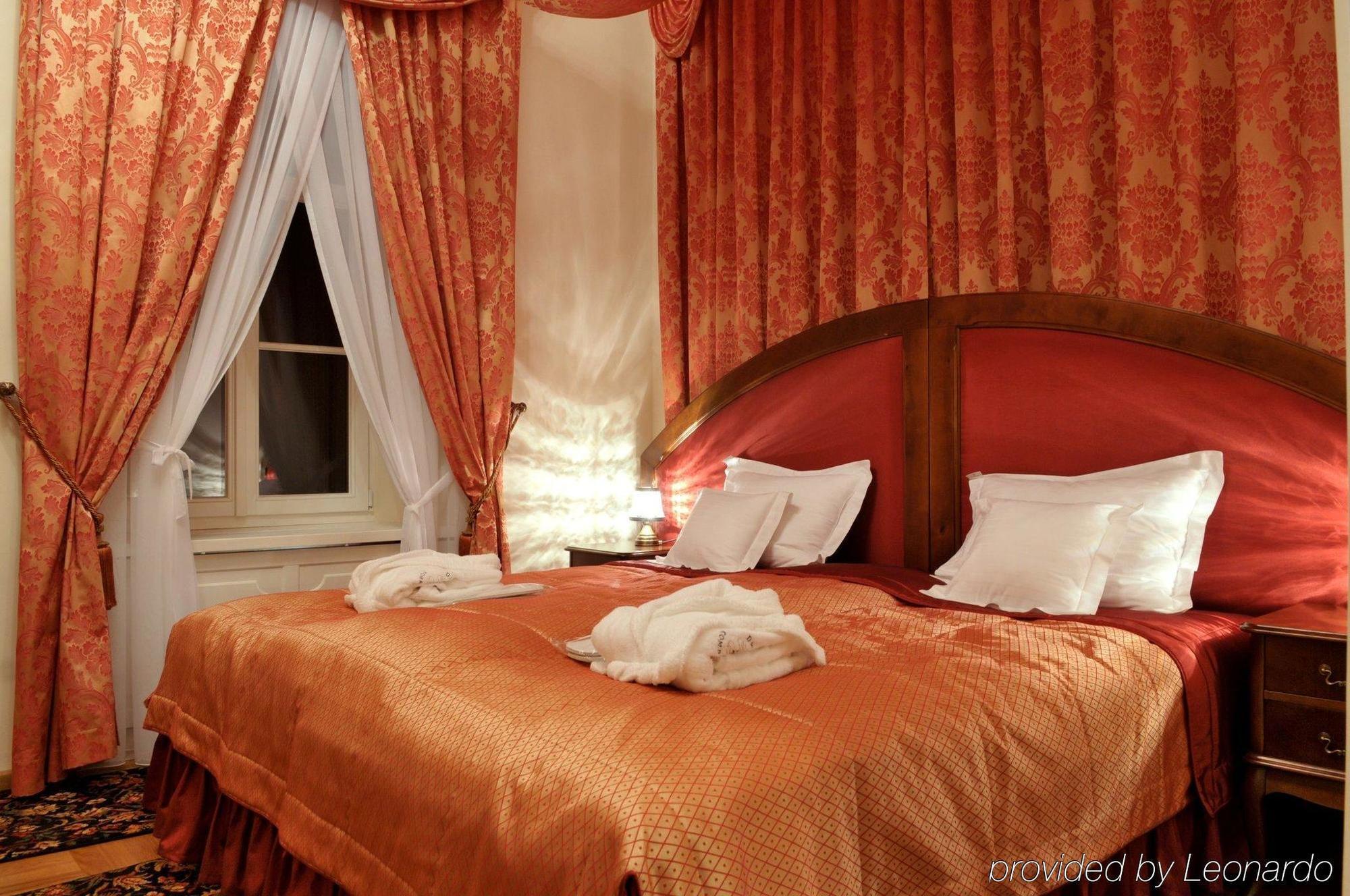 Dwor Kombornia Hotel&Spa Ngoại thất bức ảnh