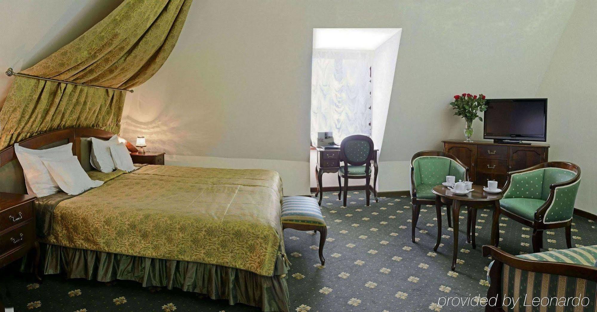 Dwor Kombornia Hotel&Spa Ngoại thất bức ảnh