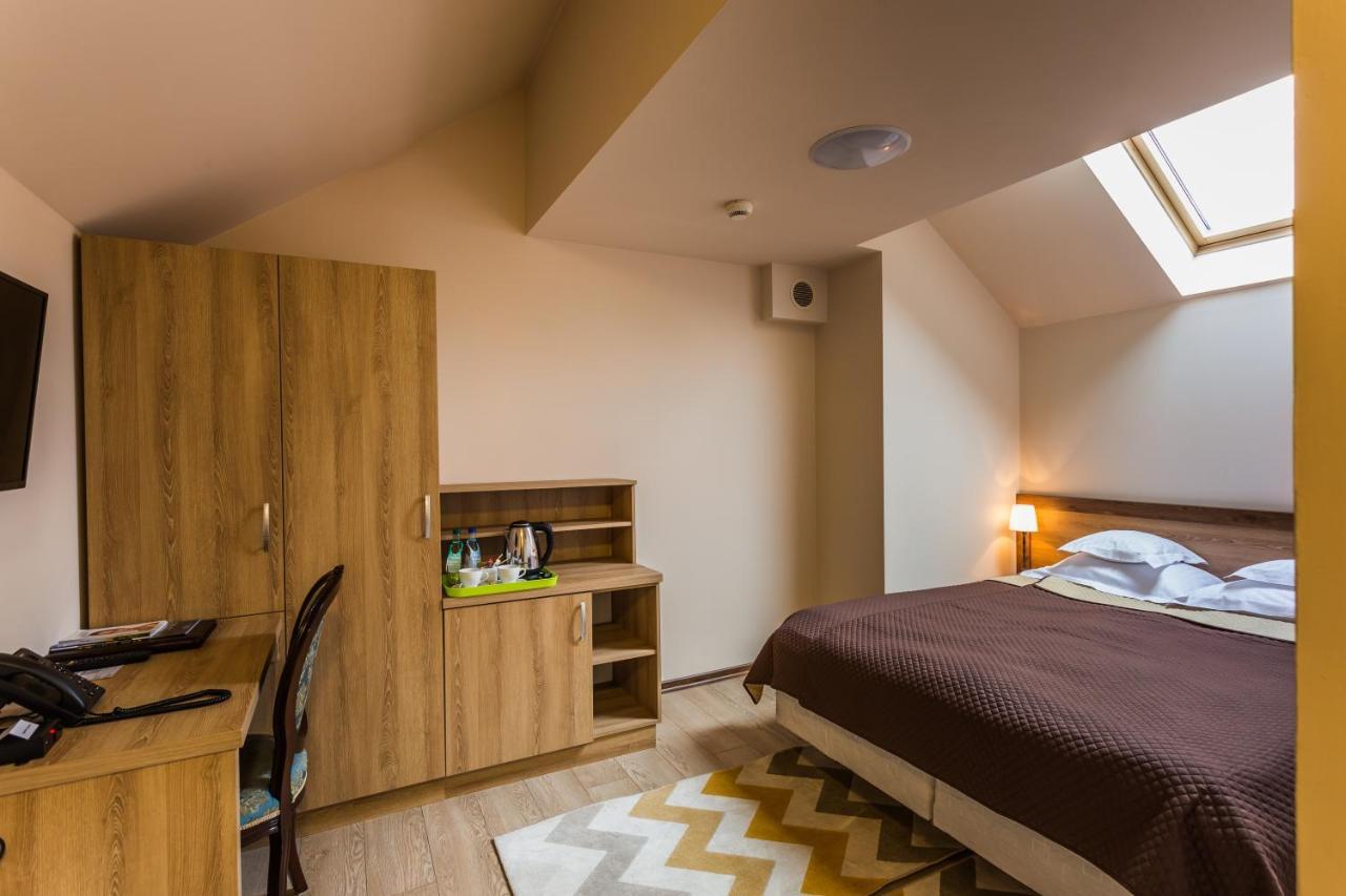 Dwor Kombornia Hotel&Spa Ngoại thất bức ảnh