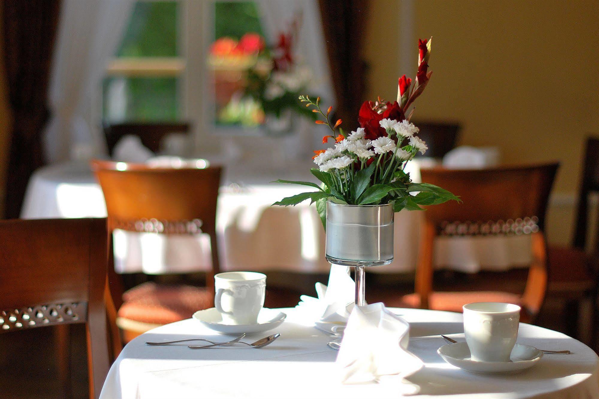 Dwor Kombornia Hotel&Spa Ngoại thất bức ảnh